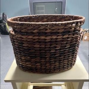 POTTERY BARN oval basket